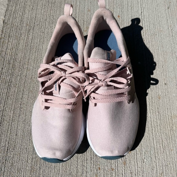 SOLD | 7.5 Nike Womens Air Bella in Particle Beige - Picture 2 of 6